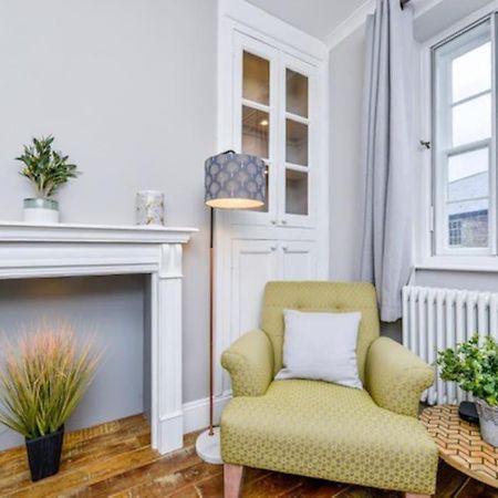 Victorian Townhouse - Stamford Centre - 2 Big Bedrooms, Living Room Kitchen Etc Tastefully Decorated 外观 照片